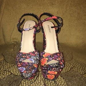Multicolor flower platform heels